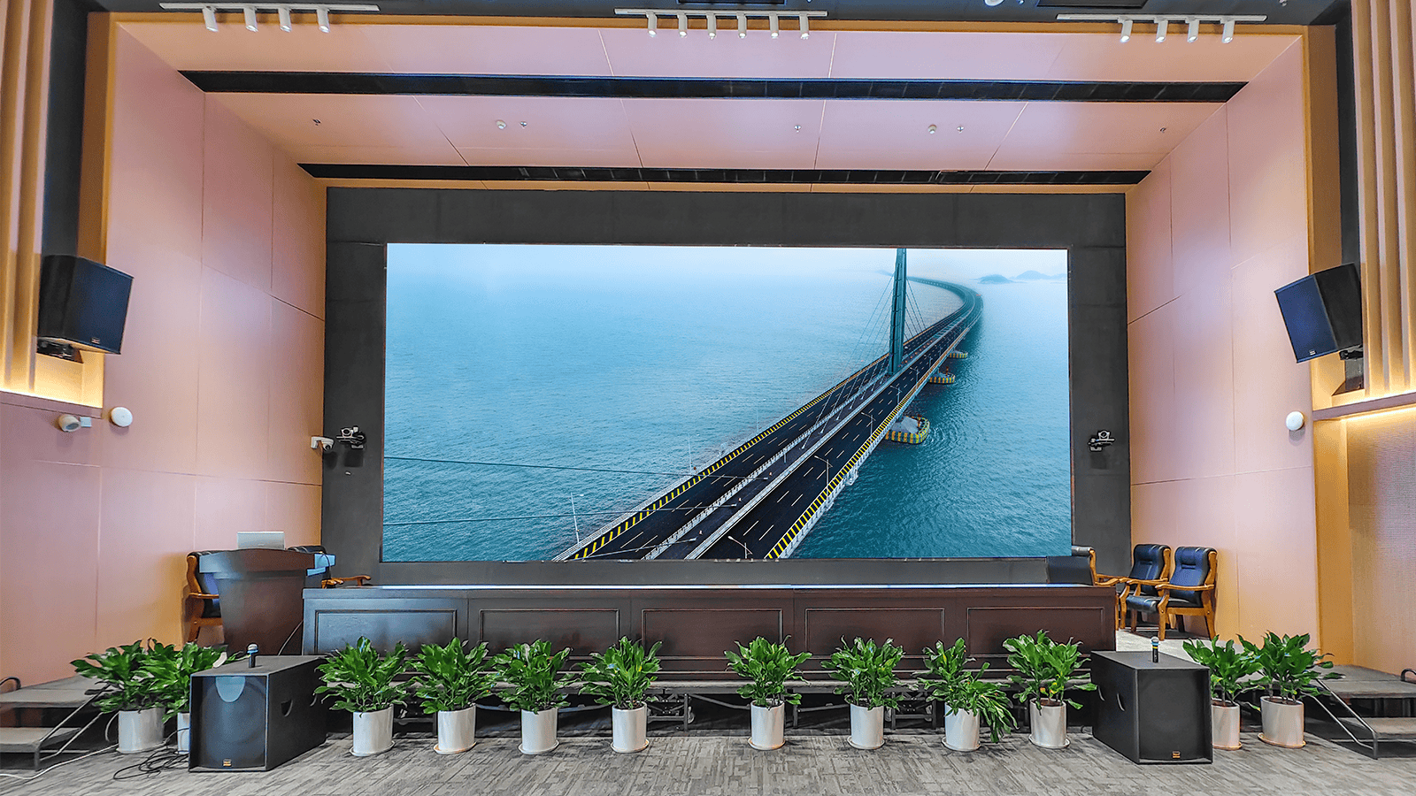 中國財富網(wǎng)報道,重大丨深中通道今通車,繼港珠澳大橋后,上海三思再度點亮超級工程